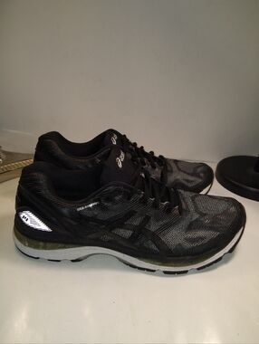Asics Gel-Nimbus 19 Running Shoes Men's sz 12 (T700N).